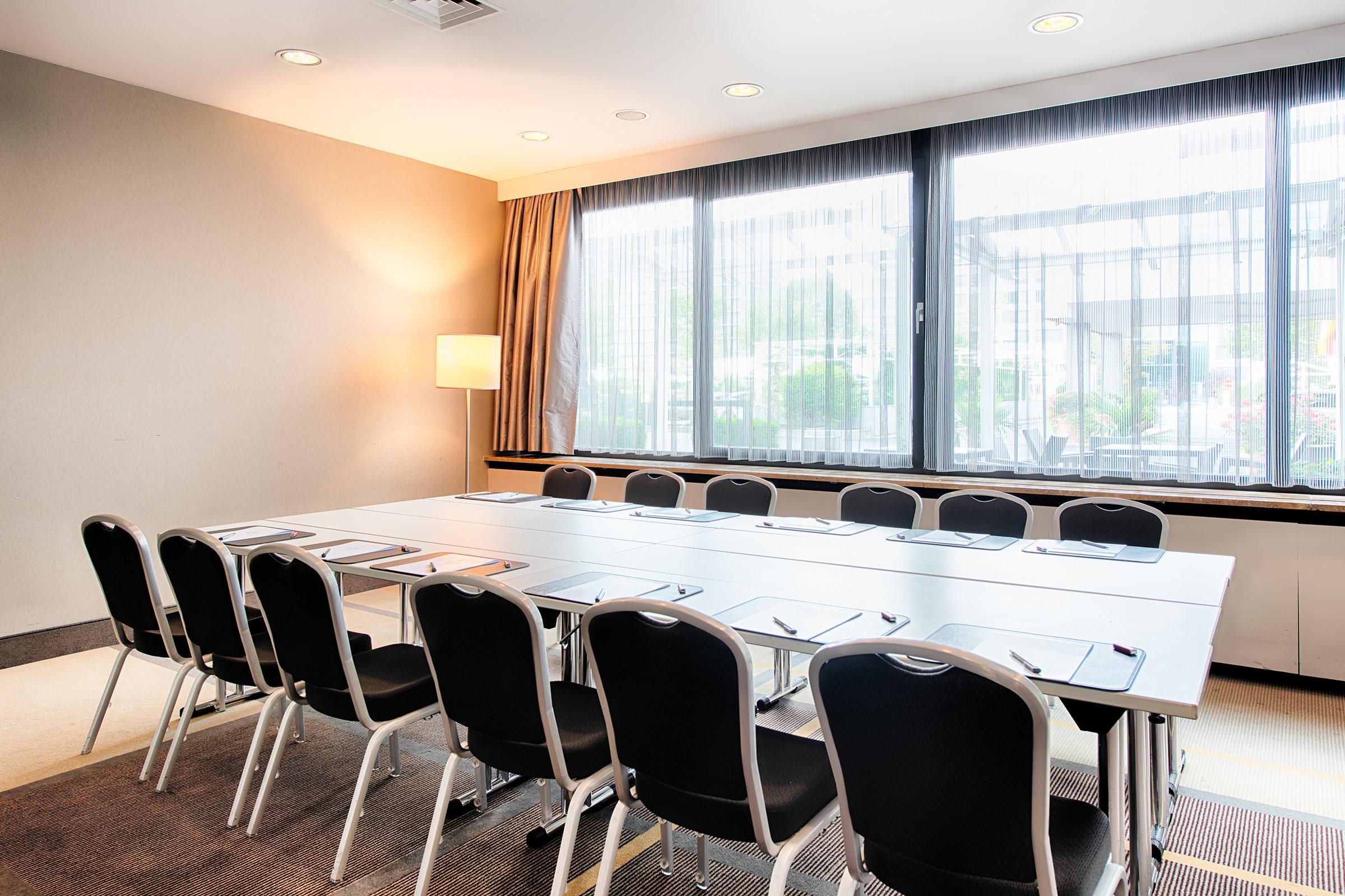 Отель Crowne Plaza Frankfurt Congress By Ihg