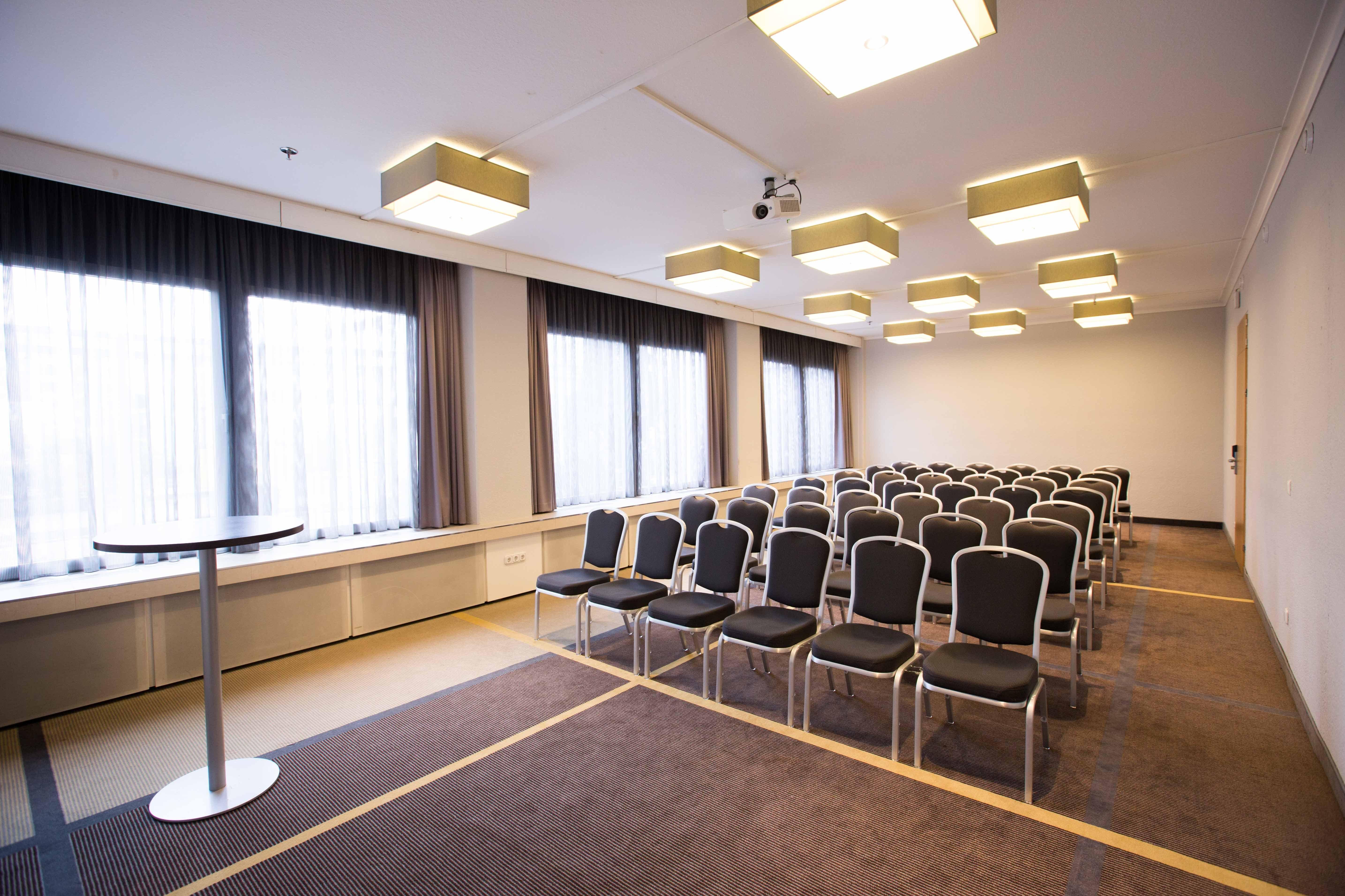 Отель Crowne Plaza Frankfurt Congress By Ihg
